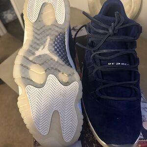 Jordan Navy Suede Low-Top Sneakers with Icy Sole retro 11